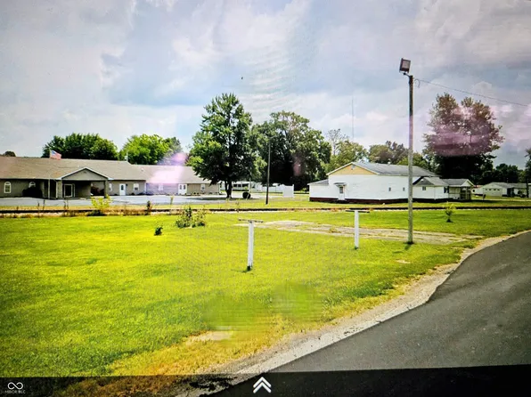 1 N Charlotte Ave, Switz City, IN 47465