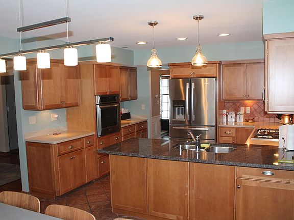 3rd image of 3321 W Burgundy Ct