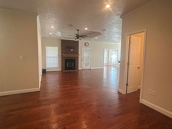 4th image of 71 Coats Bend Cir