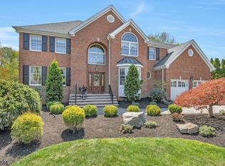 15 Fieldstone Ct, East Hanover, NJ 07936