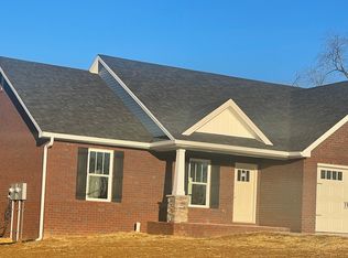 106 Rembrandt Dr, Campbellsville, KY 42718