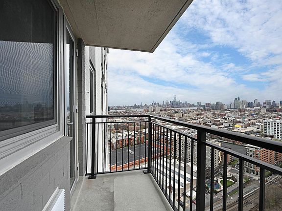 4th image of 100 Manhattan Ave APT 2015
