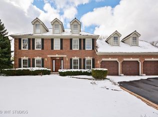 913 Stonehedge Rd, St Charles, IL 60174