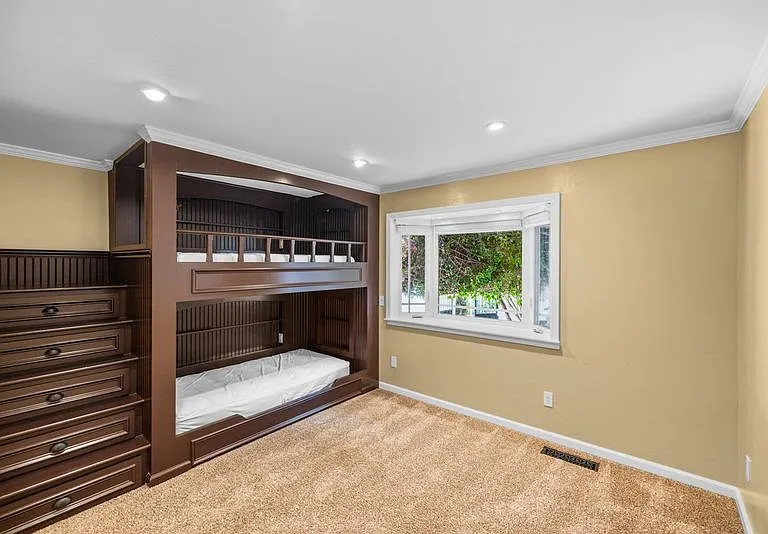 8 Shepherds Pl — Photo 36