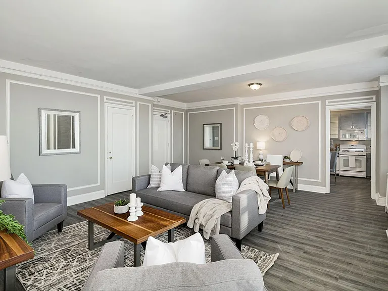 The Carlyle — Photo 10