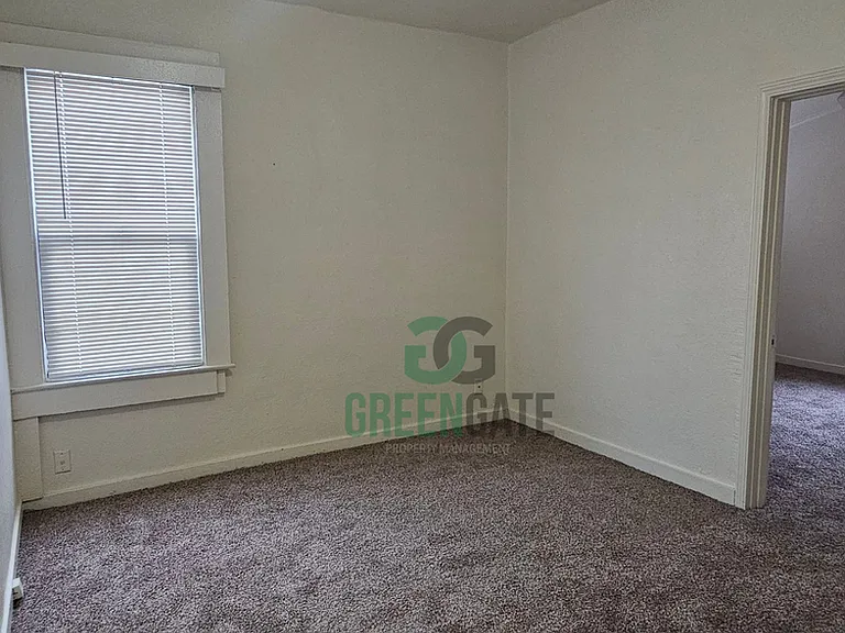532-534 Melrose St — Photo 16
