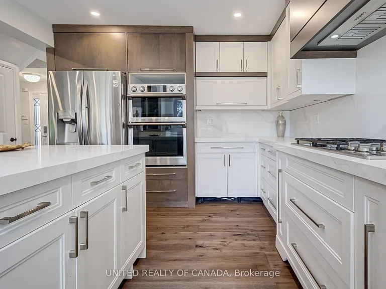 615 Sandford St — Photo 17