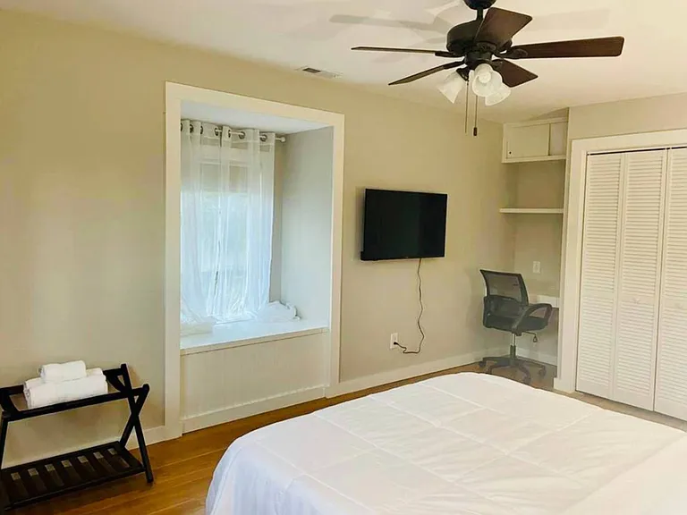501 E Poplar Ave — Photo 13