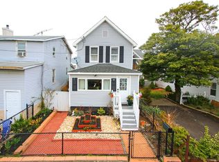 70 4th St, Highlands, NJ 07732