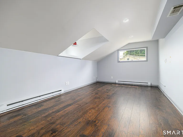 39 Kenilworth Dr W — Photo 20