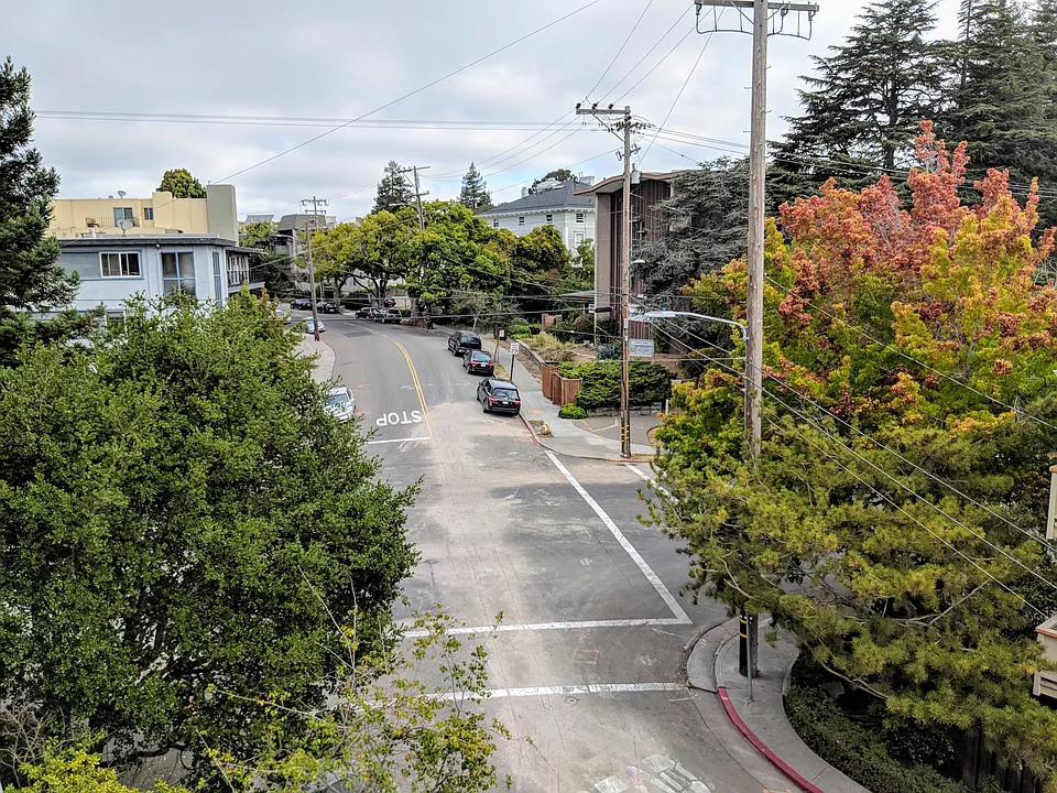 748 Oakland Avenue Apartments