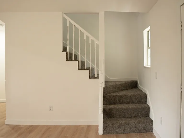 1001 Old Eastside Rd — Photo 4