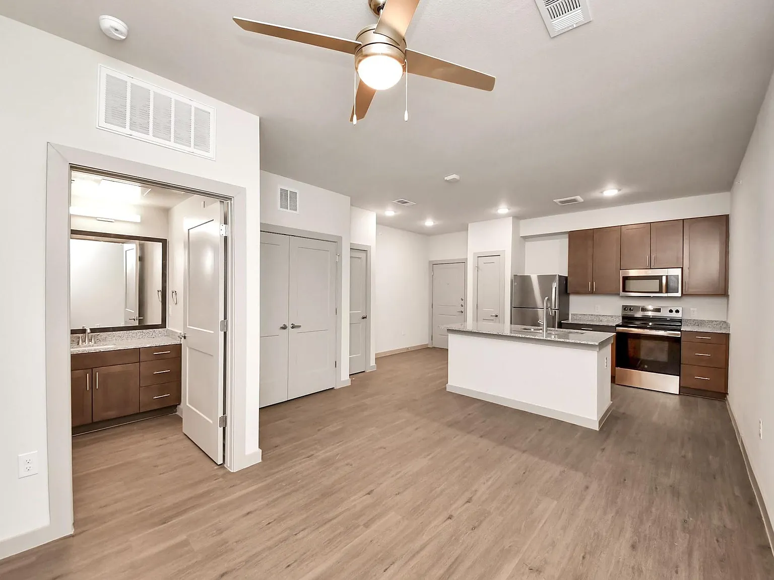 1 bed, 1.0 bath, 650 sqft, $1,115 — Photo 1