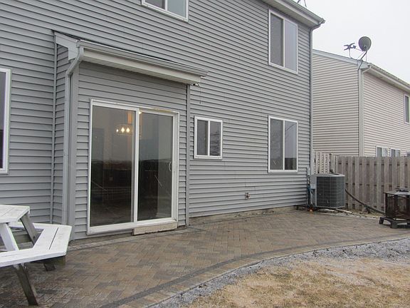 3rd image of 119 W Meadow Dr