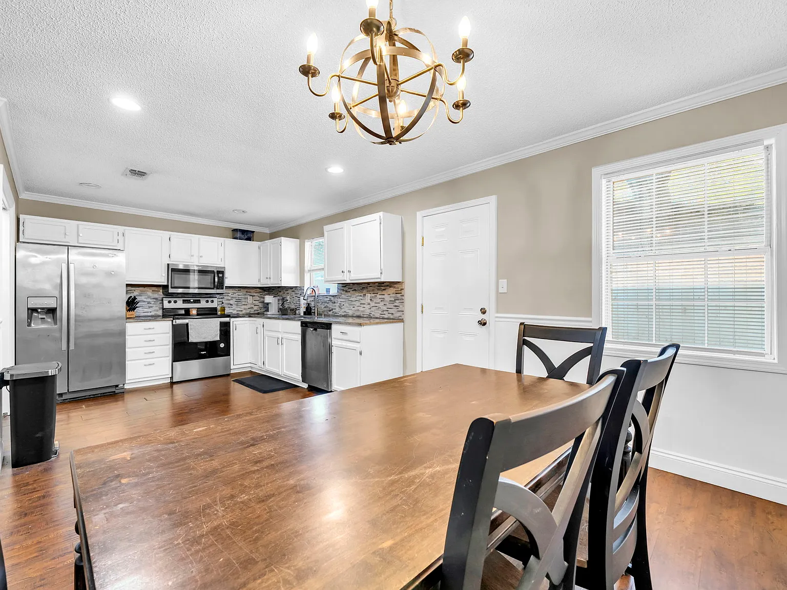 4 bed, 2.5 bath, 1620 sqft, $900 — Photo 4