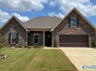 300 Herbie Ln, Meridianville, AL 35759