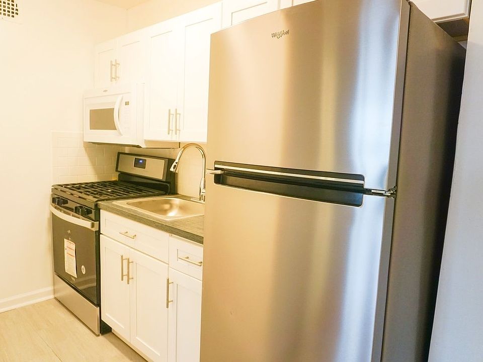 1st image of 1625 Rockaway Pkwy APT 6E