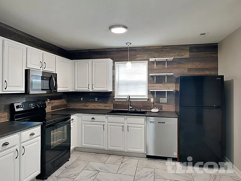 1847 Duke Adam St — Photo 3