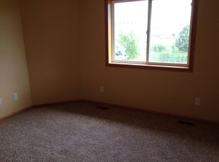 6414 207th St N, Forest Lake, MN 55025