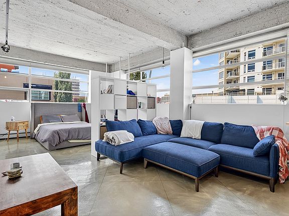 4th image of 10355 105th St NW #201