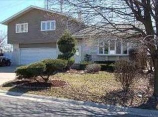 8337 W Kay St, Niles, IL 60714