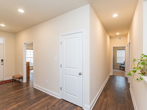4th image of 610 Peace Chance Dr