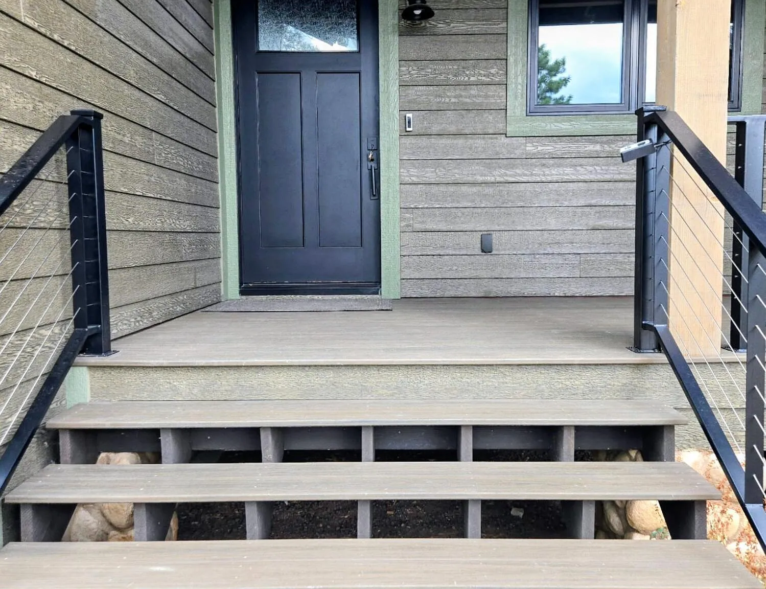 3 bed, 2.0 bath, 2424 sqft, $4,500 — Photo 3