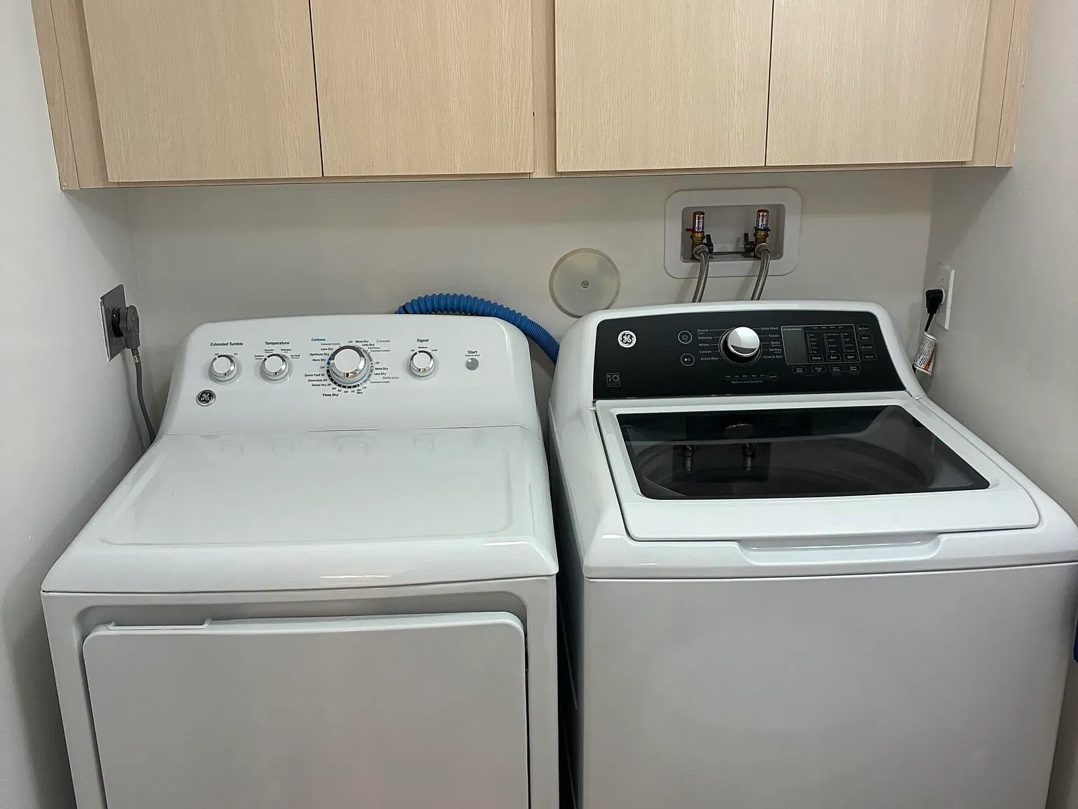 2 bed, 2.5 bath, 1374 sqft, $2,400 — Photo 4