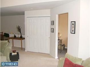 112 Dresher Woods Dr, Dresher, PA 19025