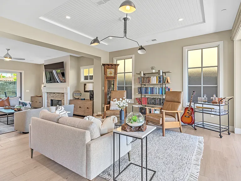 1127 Alameda Blvd — Photo 10