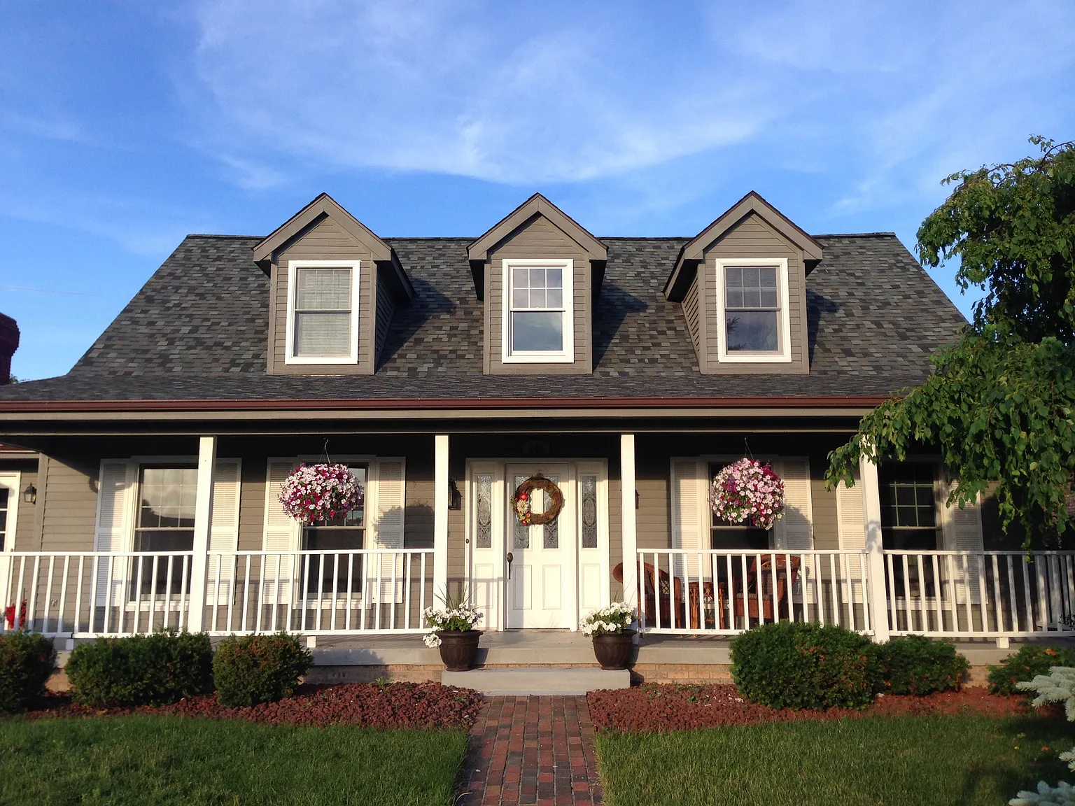 544 Pilgrim Dr E photo 1