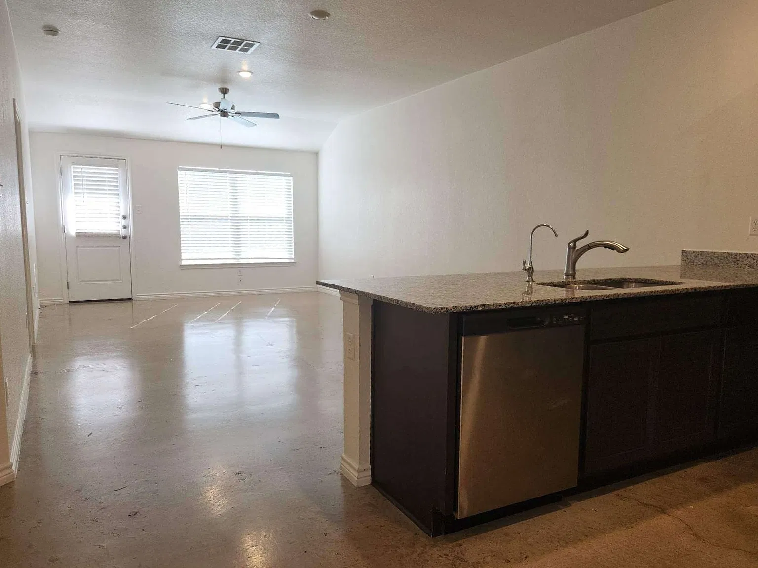 Brand New 3/2 Duplex in Copperas Cove — Photo 2