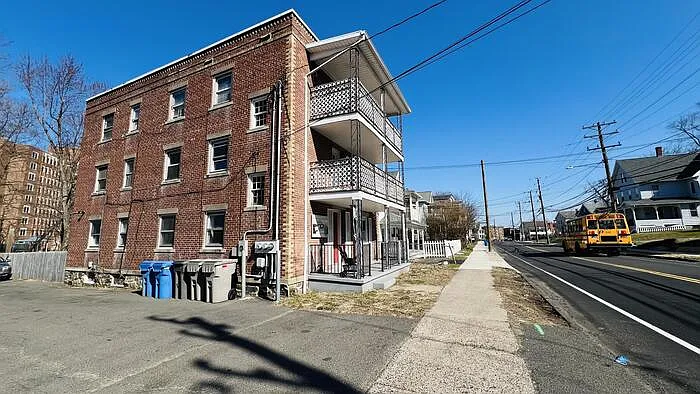 74 Park St #3 — Photo 16