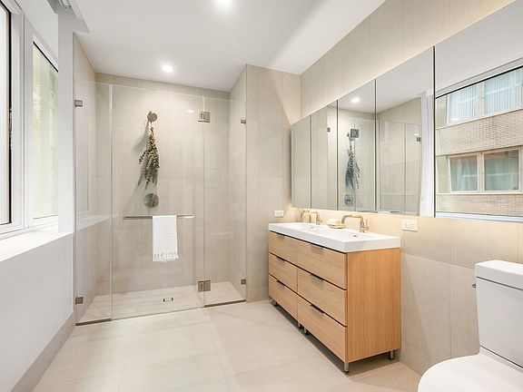 5th image of 180 Pearl St #221