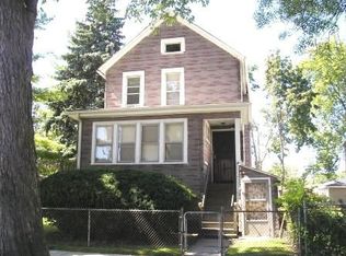 2102 Jackson Ave, Evanston, IL 60201