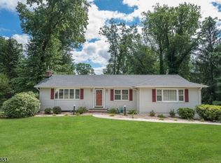 36 Longview Dr, Whippany, NJ 07981