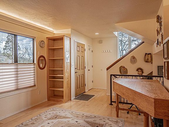 5th image of 339 Ravenwood Pl