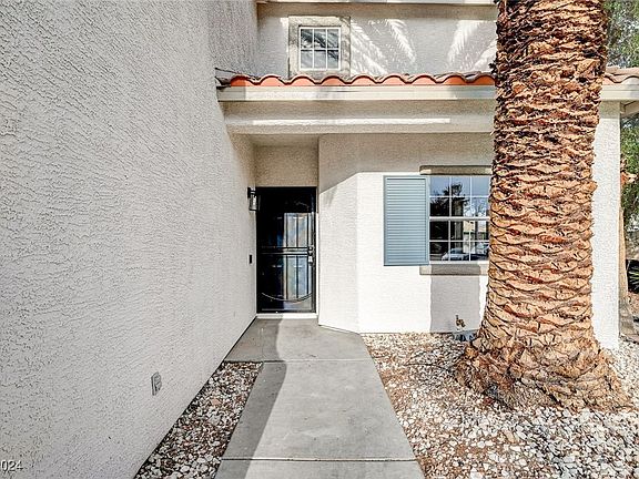 3rd image of 920 Skyforest Dr