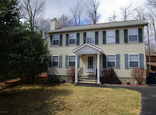 7082 Boulder Ct, Tobyhanna, PA