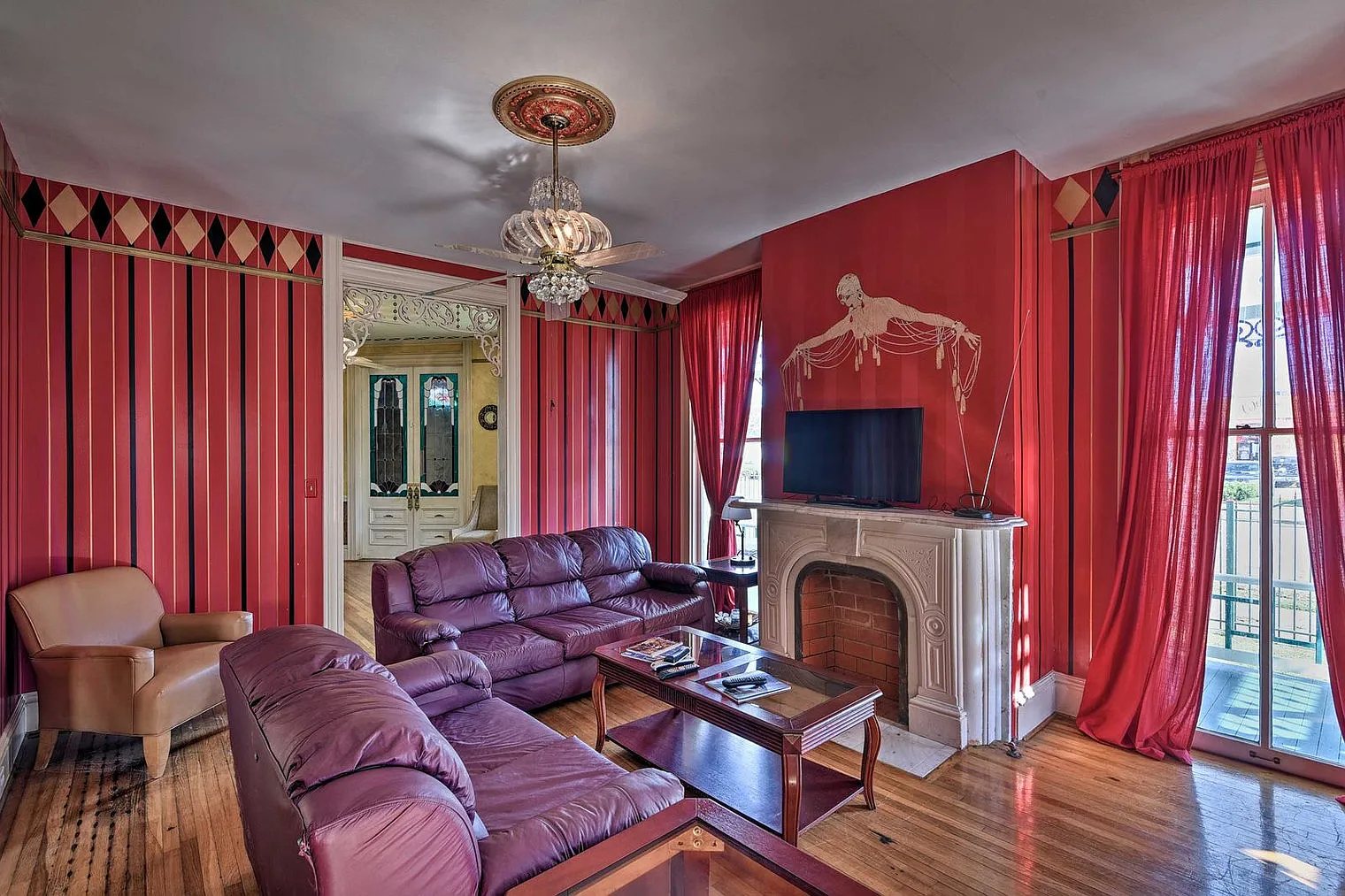 5 bed, 1.0 bath, 5198 sqft, $8,451 — Photo 1