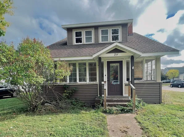 711 S Kimberly Ave, Iron Mountain, MI 49801