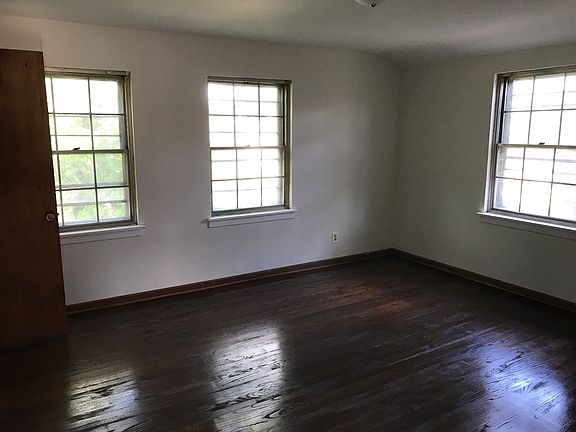 5th image of 1368 Wentworth Ave