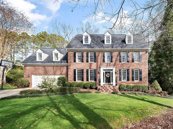 318 Whisperwood Dr, Cary, NC 27518