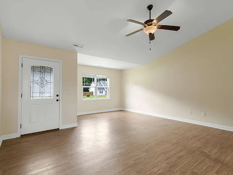 102 Bridgeport Dr — Photo 7