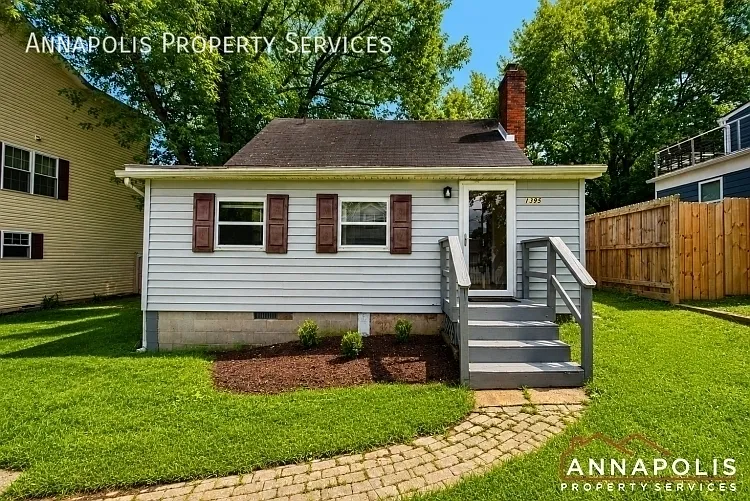 1395 bayside drive — Photo 1