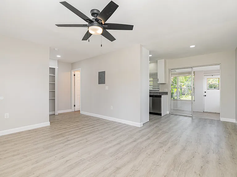 122 Niemira Ave #122 — Photo 11