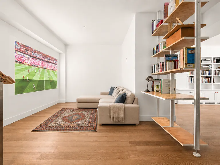 88 Meserole Ave #1A — Photo 3