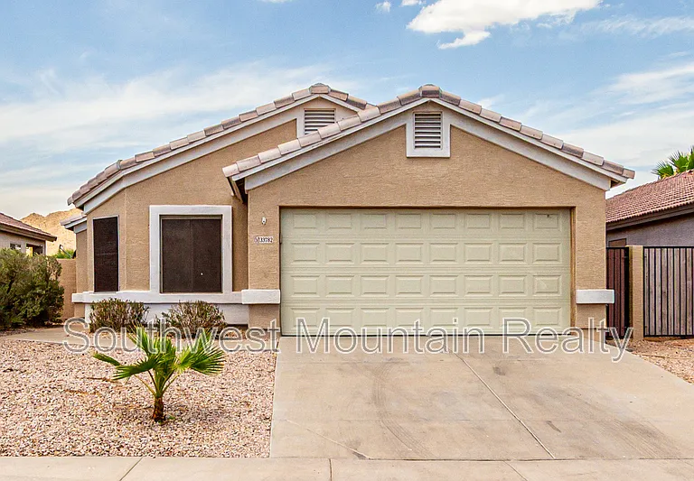 33782 N Mercedes Dr — Photo 2