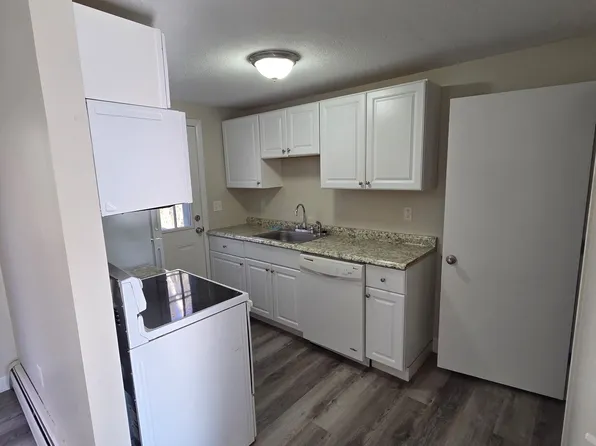 8 Dalton St Unit C, Plaistow, NH 03865