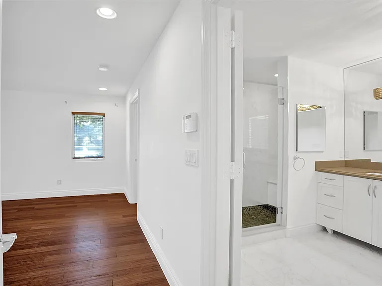 26 Cayuga Rd — Photo 22